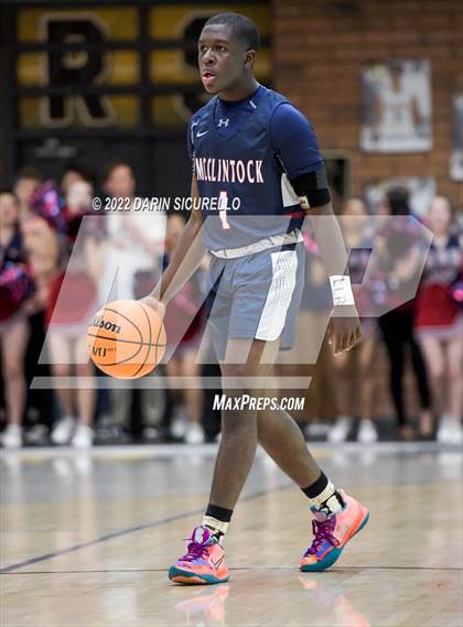 Thumbnail 2 in Gilbert vs McClintock (AIA 5A Semifinal) photogallery.