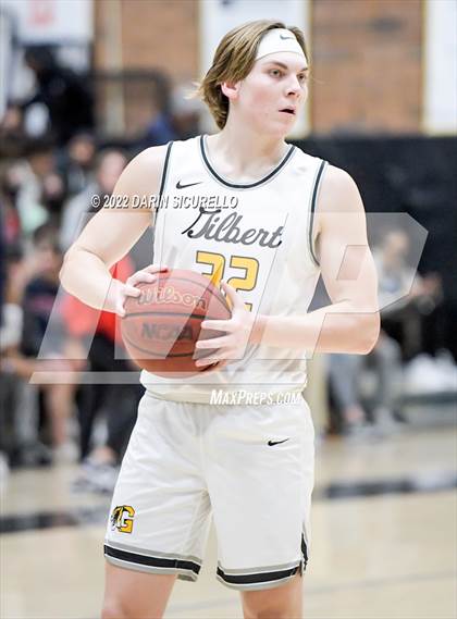Thumbnail 2 in Gilbert vs McClintock (AIA 5A Semifinal) photogallery.