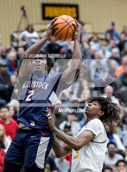 Thumbnail 1 in Gilbert vs McClintock (AIA 5A Semifinal) photogallery.