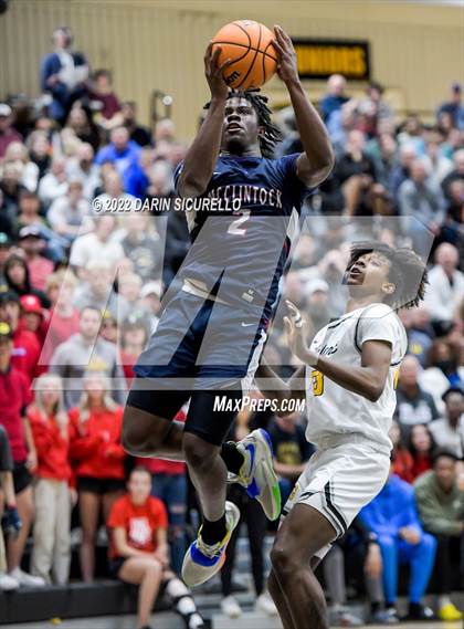 Thumbnail 2 in Gilbert vs McClintock (AIA 5A Semifinal) photogallery.
