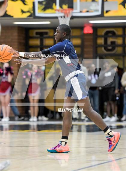 Thumbnail 3 in Gilbert vs McClintock (AIA 5A Semifinal) photogallery.