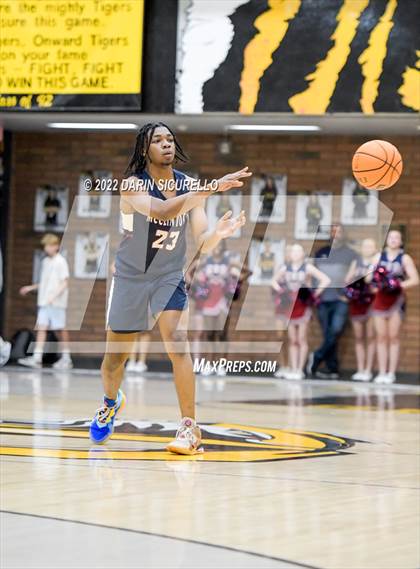 Thumbnail 2 in Gilbert vs McClintock (AIA 5A Semifinal) photogallery.