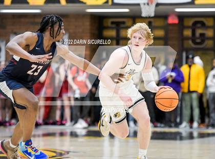 Thumbnail 3 in Gilbert vs McClintock (AIA 5A Semifinal) photogallery.