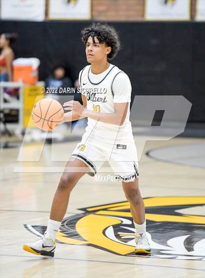 Thumbnail 3 in Gilbert vs McClintock (AIA 5A Semifinal) photogallery.
