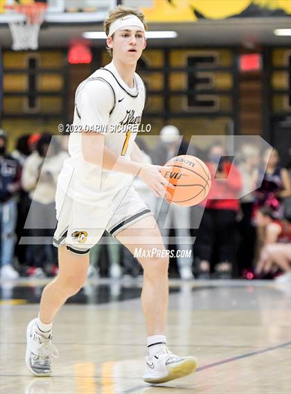 Thumbnail 2 in Gilbert vs McClintock (AIA 5A Semifinal) photogallery.