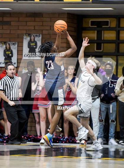 Thumbnail 2 in Gilbert vs McClintock (AIA 5A Semifinal) photogallery.