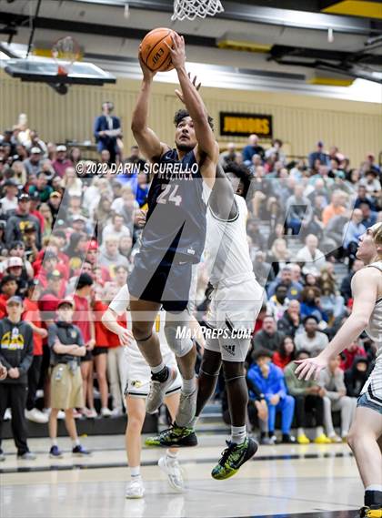 Thumbnail 1 in Gilbert vs McClintock (AIA 5A Semifinal) photogallery.