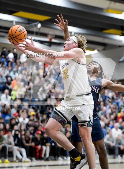 Thumbnail 1 in Gilbert vs McClintock (AIA 5A Semifinal) photogallery.