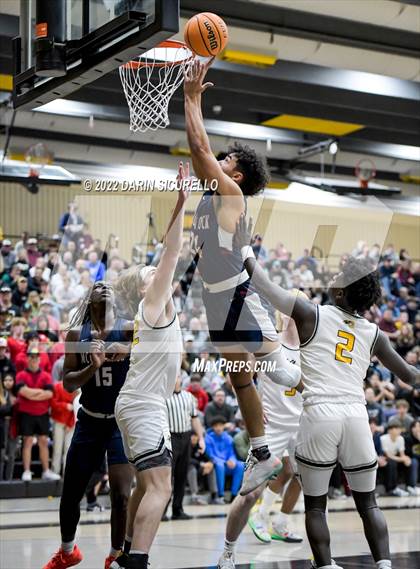 Thumbnail 2 in Gilbert vs McClintock (AIA 5A Semifinal) photogallery.