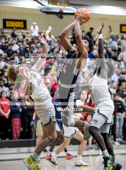 Thumbnail 1 in Gilbert vs McClintock (AIA 5A Semifinal) photogallery.
