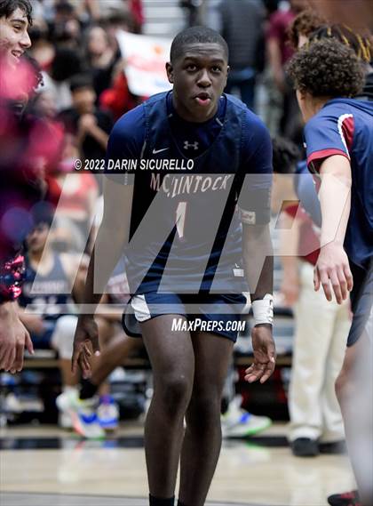 Thumbnail 3 in Gilbert vs McClintock (AIA 5A Semifinal) photogallery.