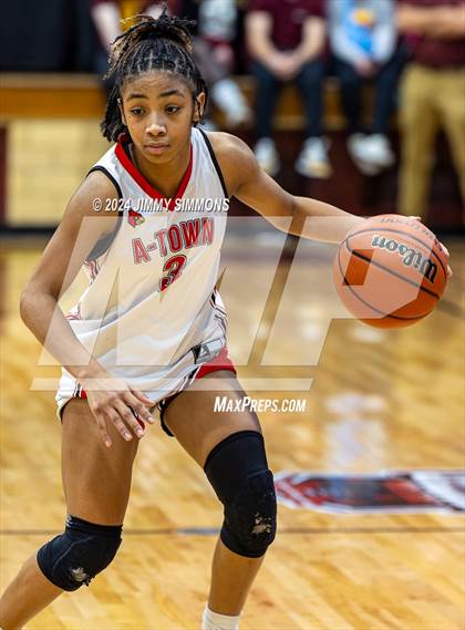 Thumbnail 2 in Lincoln vs. Alton (State Farm Shootout) photogallery.
