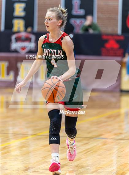 Thumbnail 1 in Lincoln vs. Alton (State Farm Shootout) photogallery.