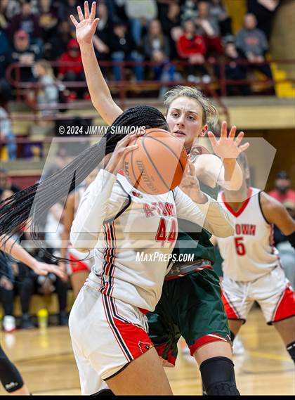 Thumbnail 2 in Lincoln vs. Alton (State Farm Shootout) photogallery.