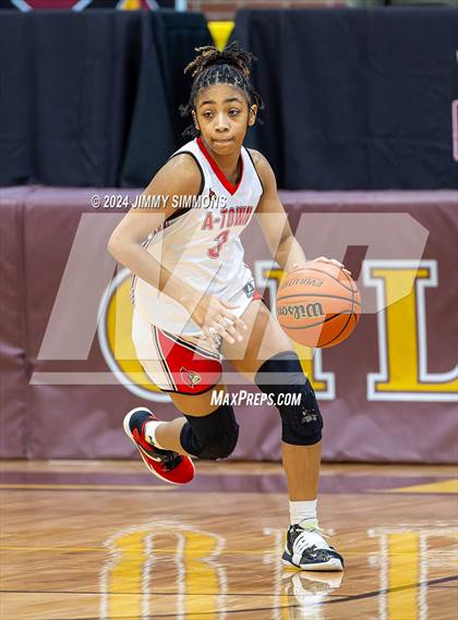 Thumbnail 3 in Lincoln vs. Alton (State Farm Shootout) photogallery.