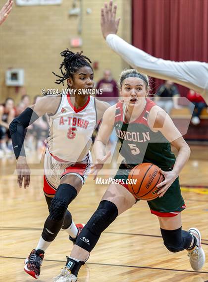 Thumbnail 1 in Lincoln vs. Alton (State Farm Shootout) photogallery.