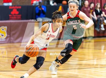 Thumbnail 2 in Lincoln vs. Alton (State Farm Shootout) photogallery.