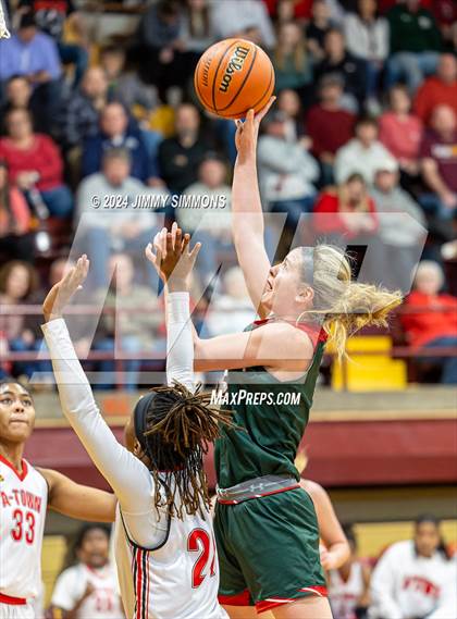 Thumbnail 1 in Lincoln vs. Alton (State Farm Shootout) photogallery.