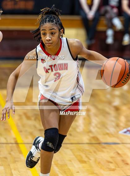 Thumbnail 1 in Lincoln vs. Alton (State Farm Shootout) photogallery.