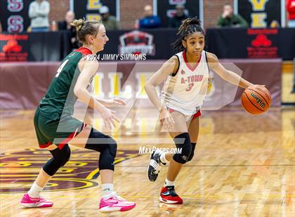 Thumbnail 2 in Lincoln vs. Alton (State Farm Shootout) photogallery.