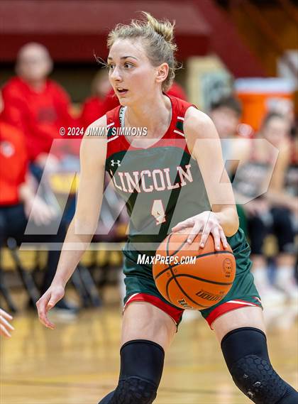 Thumbnail 3 in Lincoln vs. Alton (State Farm Shootout) photogallery.