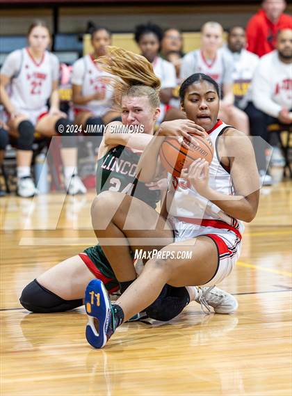 Thumbnail 1 in Lincoln vs. Alton (State Farm Shootout) photogallery.