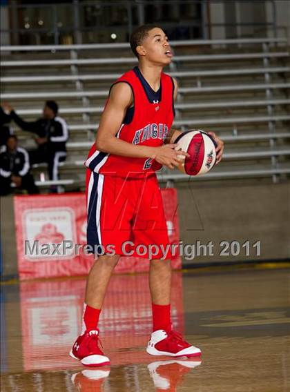 Thumbnail 3 in Kimball vs Lincoln (Avery WinterHeat Showcase) photogallery.