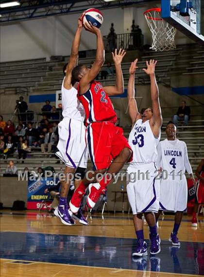 Thumbnail 1 in Kimball vs Lincoln (Avery WinterHeat Showcase) photogallery.
