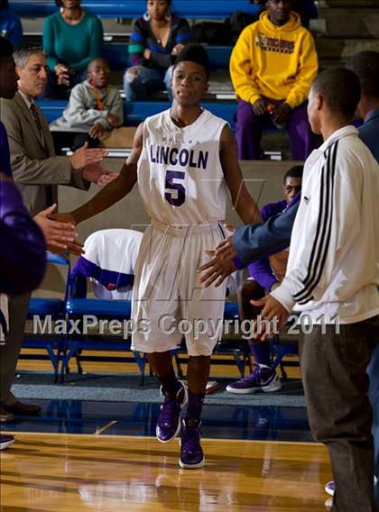 Thumbnail 2 in Kimball vs Lincoln (Avery WinterHeat Showcase) photogallery.