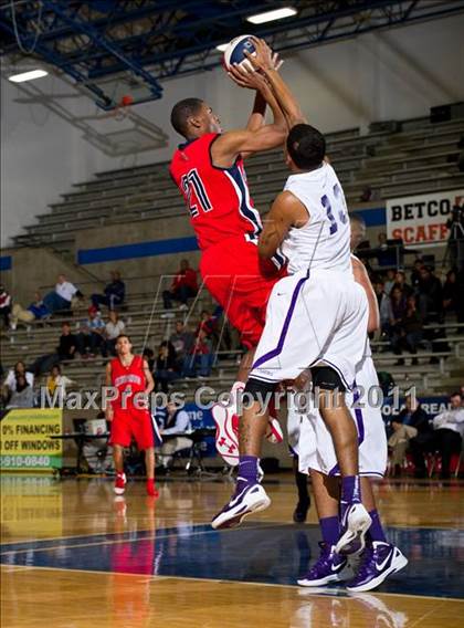 Thumbnail 1 in Kimball vs Lincoln (Avery WinterHeat Showcase) photogallery.