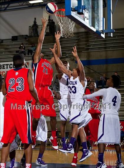 Thumbnail 1 in Kimball vs Lincoln (Avery WinterHeat Showcase) photogallery.