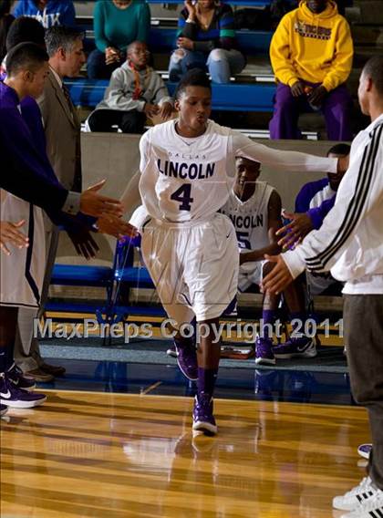 Thumbnail 1 in Kimball vs Lincoln (Avery WinterHeat Showcase) photogallery.
