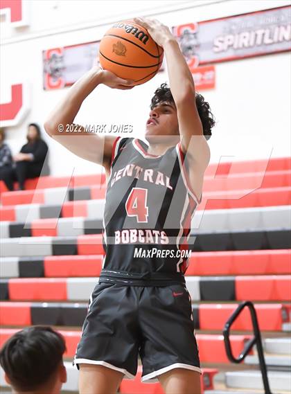 Thumbnail 2 in Browne vs. Central (Phoenix Union High Classic) photogallery.