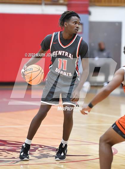 Thumbnail 2 in Browne vs. Central (Phoenix Union High Classic) photogallery.