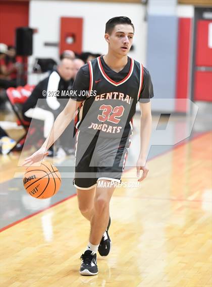 Thumbnail 1 in Browne vs. Central (Phoenix Union High Classic) photogallery.