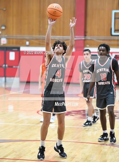 Thumbnail 1 in Browne vs. Central (Phoenix Union High Classic) photogallery.