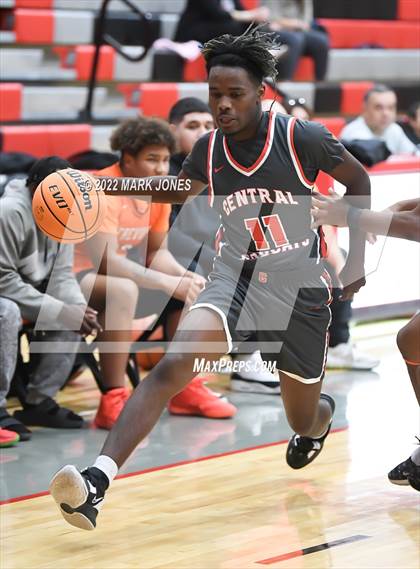 Thumbnail 2 in Browne vs. Central (Phoenix Union High Classic) photogallery.
