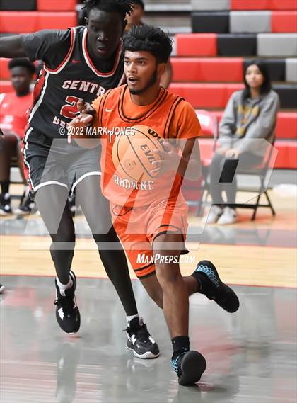 Thumbnail 3 in Browne vs. Central (Phoenix Union High Classic) photogallery.