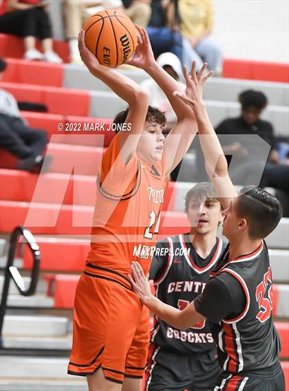Thumbnail 2 in Browne vs. Central (Phoenix Union High Classic) photogallery.