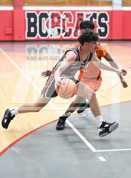 Thumbnail 2 in Browne vs. Central (Phoenix Union High Classic) photogallery.
