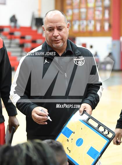 Thumbnail 2 in Browne vs. Central (Phoenix Union High Classic) photogallery.