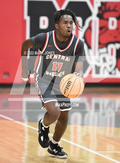 Thumbnail 3 in Browne vs. Central (Phoenix Union High Classic) photogallery.