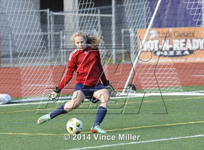 Thumbnail 2 in Kennedy Catholic vs Central Kitsap (WIAA WCD/SW District Playoff) photogallery.