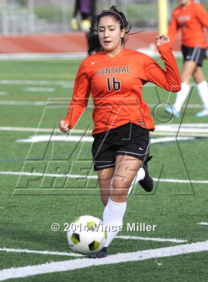 Thumbnail 3 in Kennedy Catholic vs Central Kitsap (WIAA WCD/SW District Playoff) photogallery.