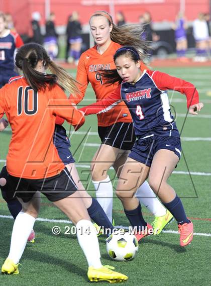 Thumbnail 1 in Kennedy Catholic vs Central Kitsap (WIAA WCD/SW District Playoff) photogallery.