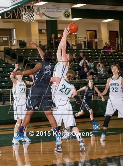 Thumbnail 3 in Lone Star vs. Prosper (Prosper Holiday Classic) photogallery.