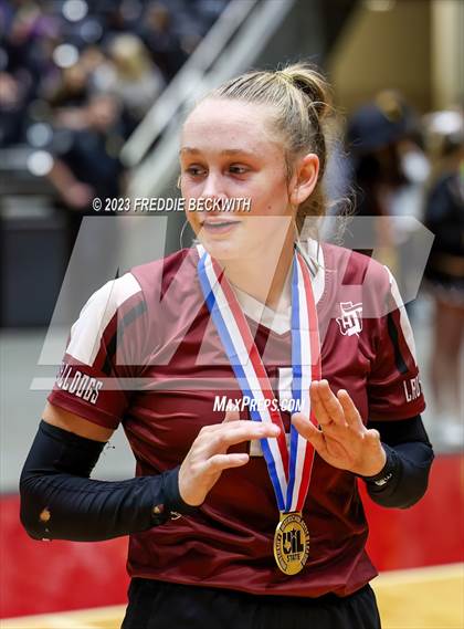 Thumbnail 3 in Crawford vs. Iola (UIL 2A Volleyball Final) photogallery.