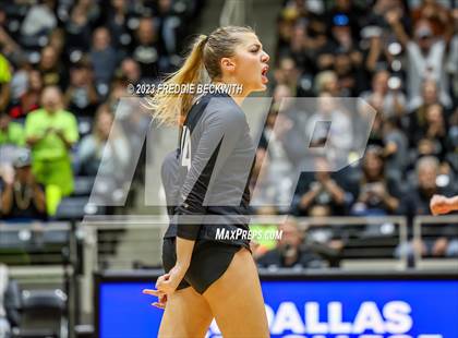 Thumbnail 3 in Crawford vs. Iola (UIL 2A Volleyball Final) photogallery.
