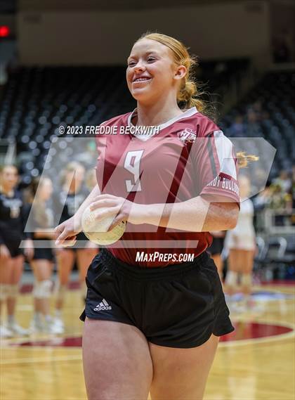 Thumbnail 1 in Crawford vs. Iola (UIL 2A Volleyball Final) photogallery.