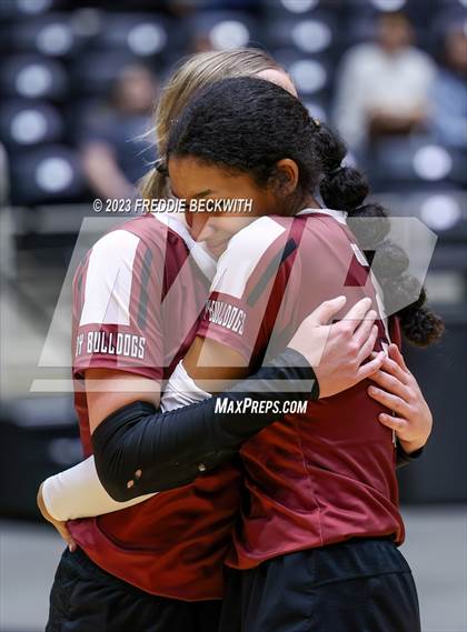 Thumbnail 1 in Crawford vs. Iola (UIL 2A Volleyball Final) photogallery.